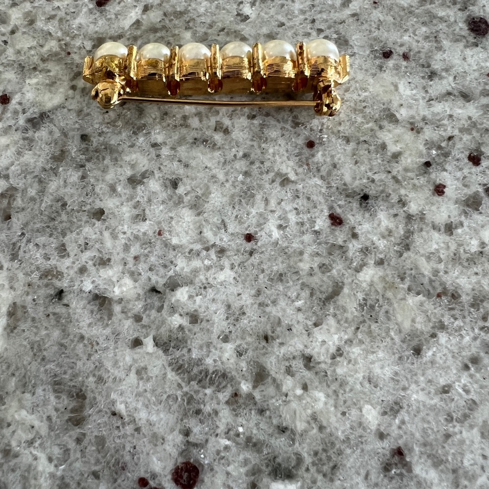 Nordstrom Faux Pearl Brooch - Picture 4 of 4